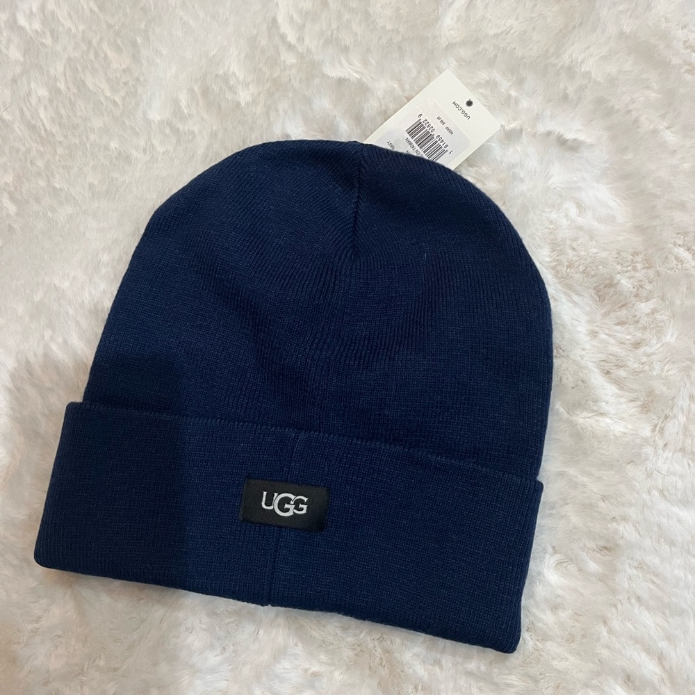 NWT UGG Logo Knit Cuff Beanie
